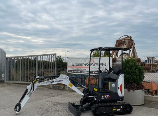 Bobcat E17 mit Schutzdach